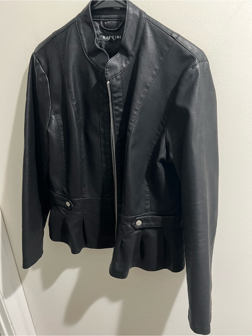 Baccini Black Leather Zip-Up Women's Jacket with Pleated Hem